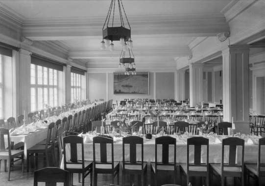 Festv�ningen p� Hush�llskolan p� 1930-talet