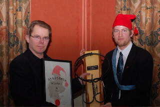 Hederspristagaren Lars Persa med Hederspriset utdelat av �H Magnus Norberg